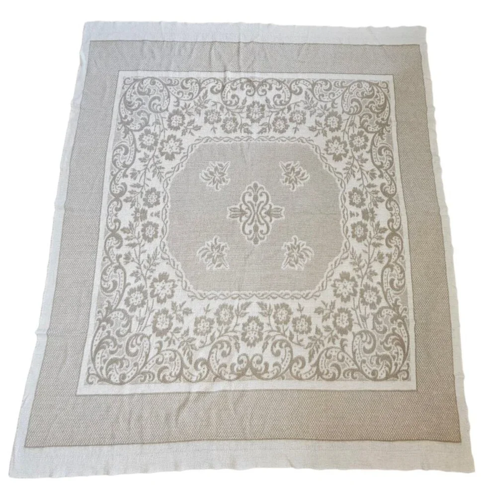 VTG Cream Beige Reversible Damask Floral Coverlet Bedspread French‎ Twin Full